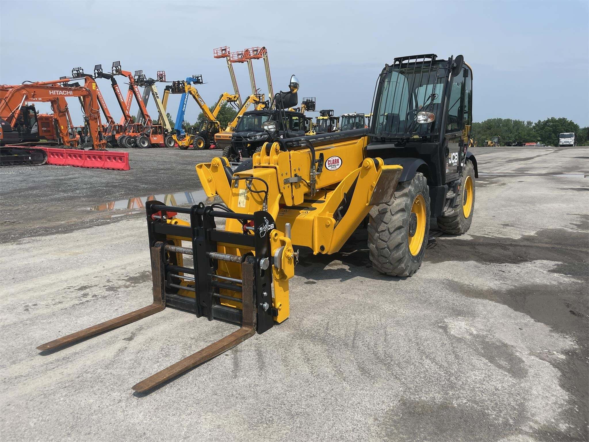 2017 JCB 540-140 in Canastota, NY