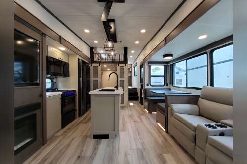 2027 Keystone COUGAR 360MBI in west hatfield MA