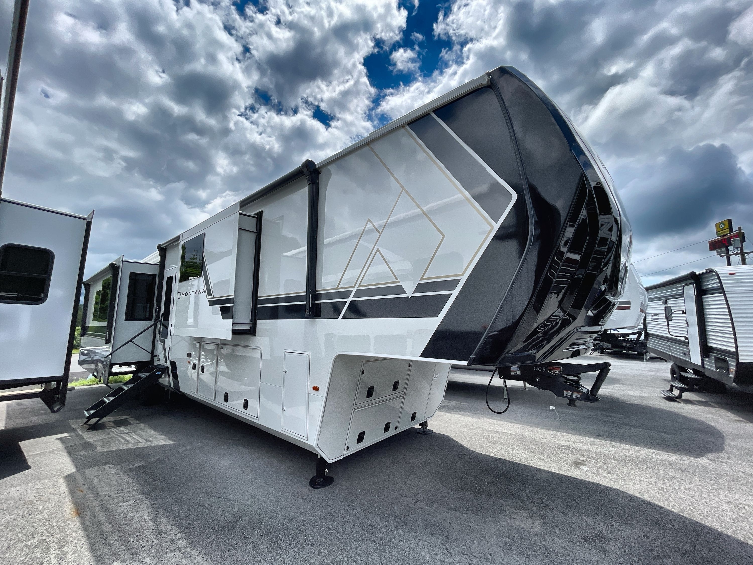 2026 Keystone MONTANA 3900RK in fairmont WV