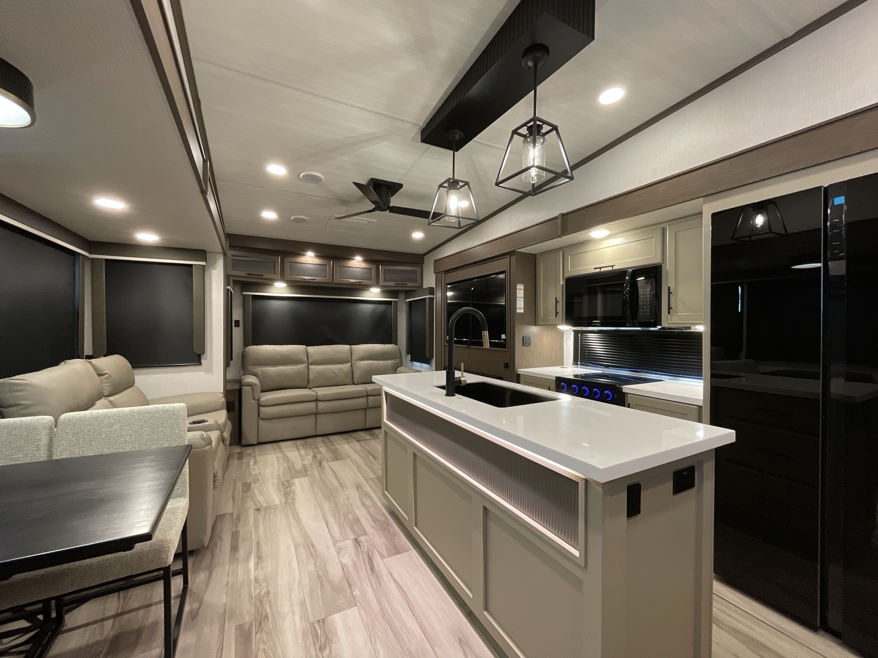 2027 Keystone COUGAR MIDNIGHT EDITION 316RLS in temecula CA