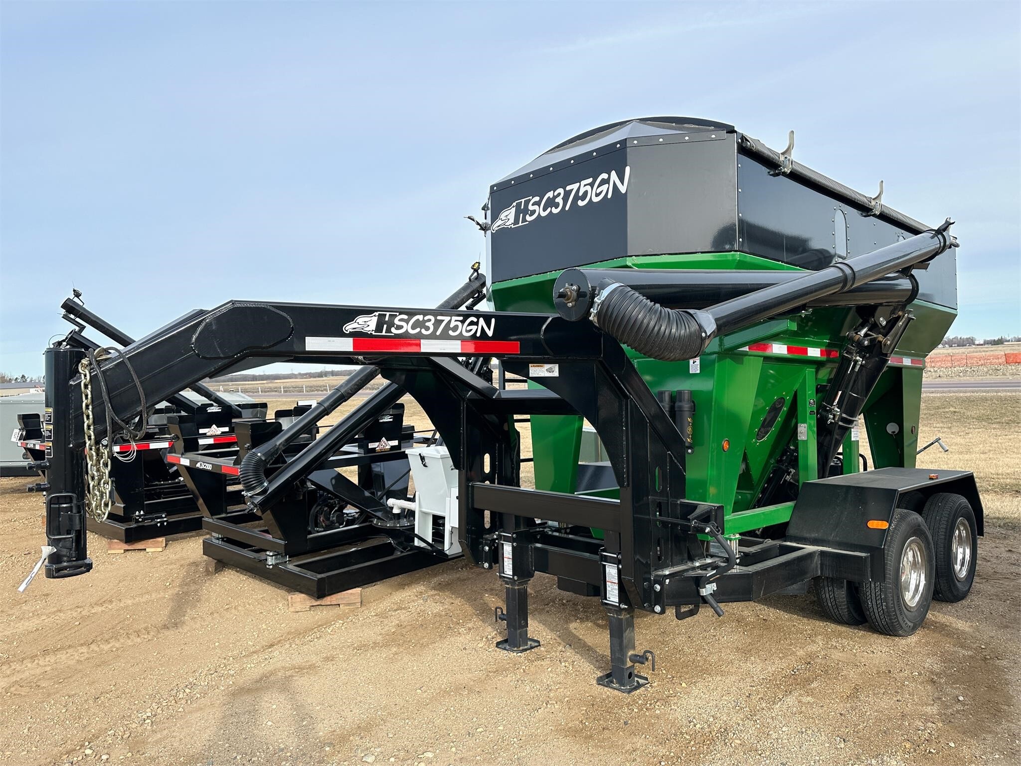 2026 TRAVIS HSC375XGN in Henderson, IA