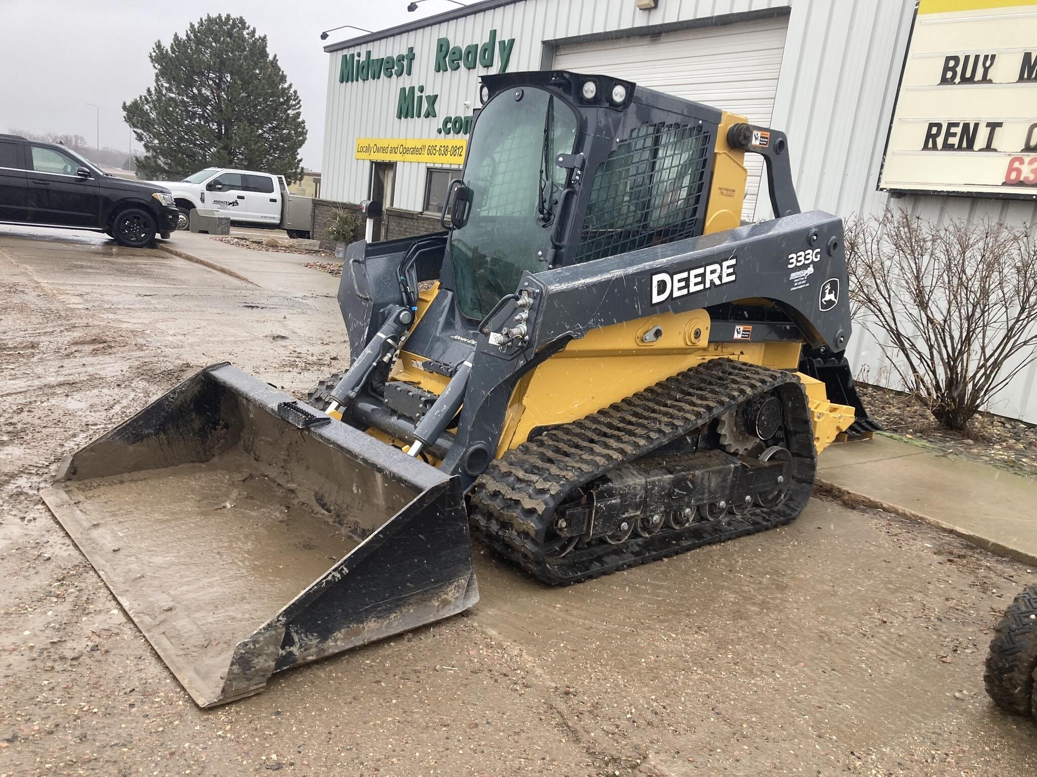 2018 DEERE 333G in Vermillion, ME