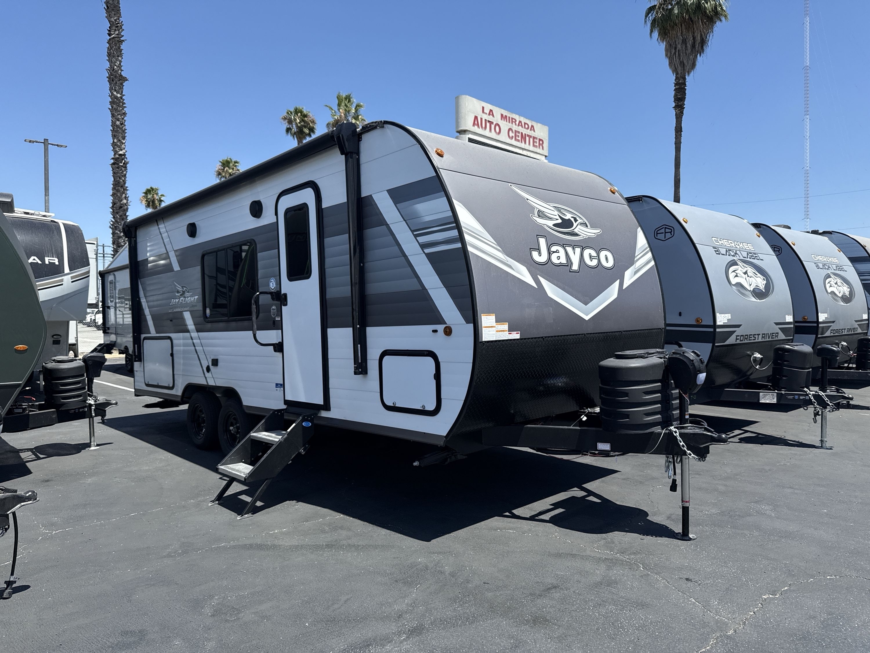 2027 Jayco JAY FLIGHT 211MBW in la mirada CA