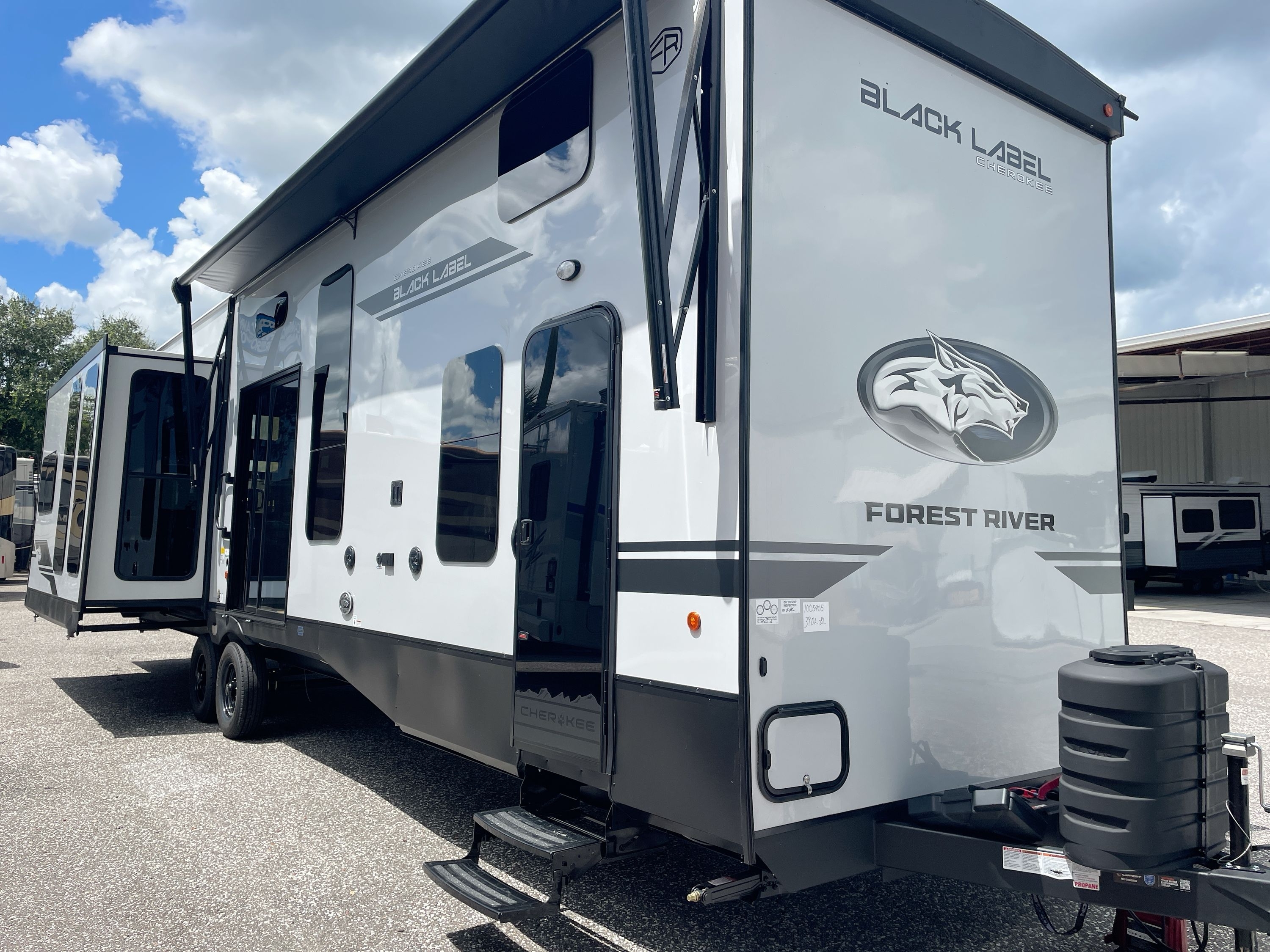 2027 Forest River TIMBERWOLF BLACK LABEL 39DLBL in dover FL