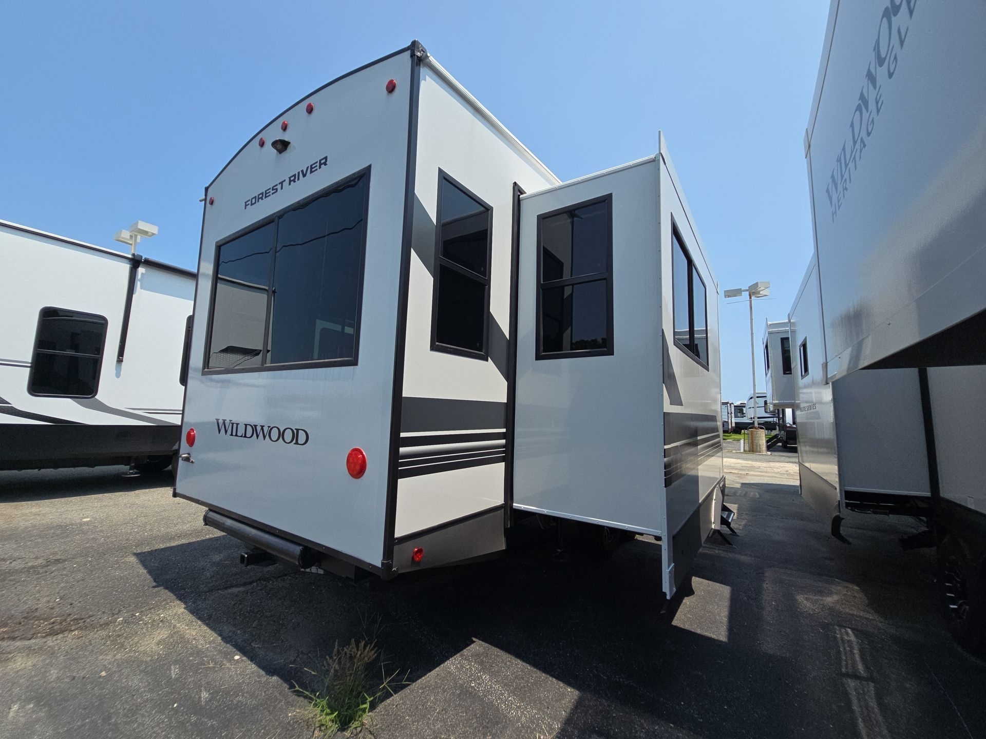 New 2027 Forest River Wildwood Heritage Glen 286RL For Sale in