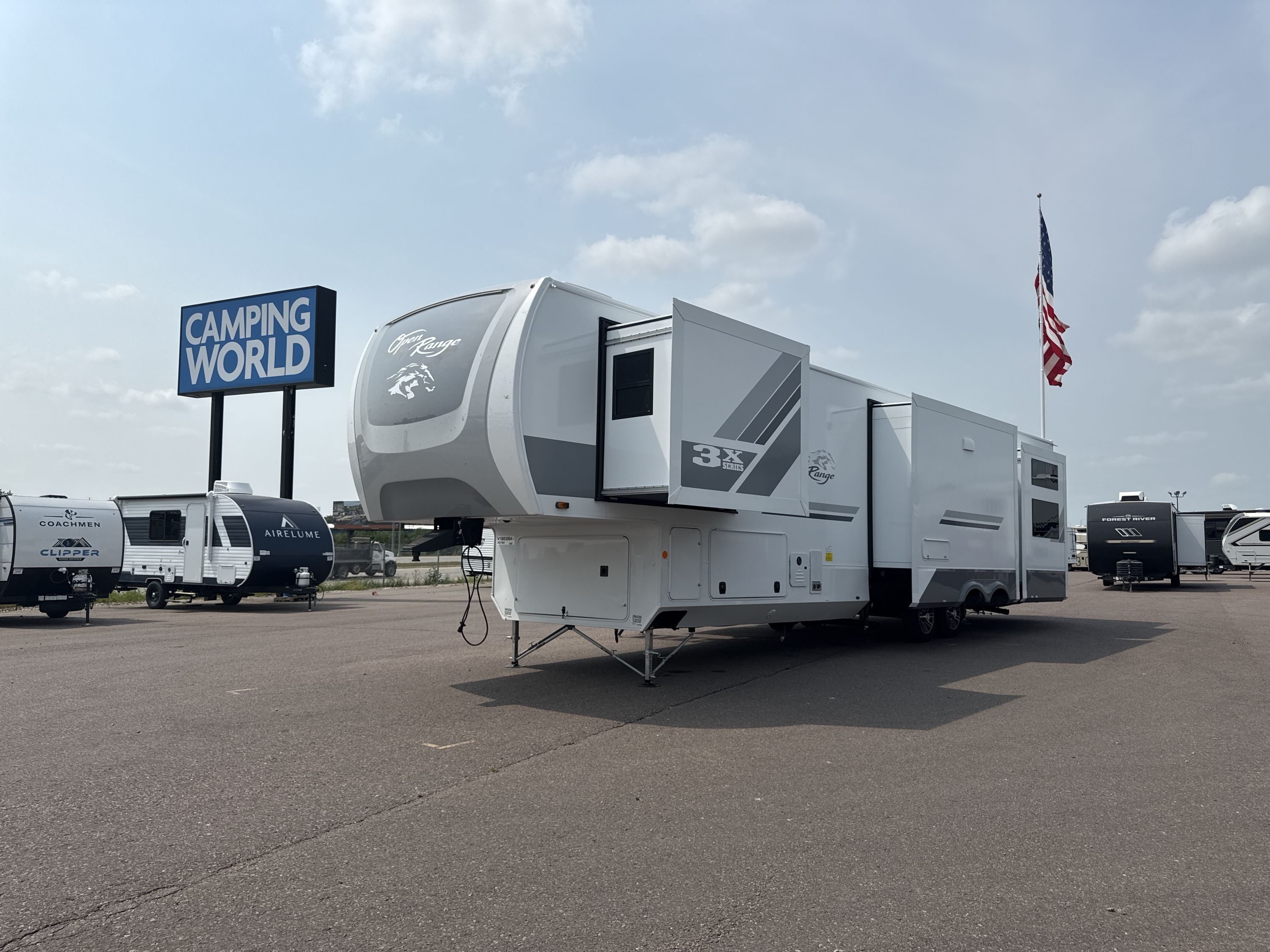 2027 Highland Ridge OPEN RANGE 3X 393TBR in sioux falls SD