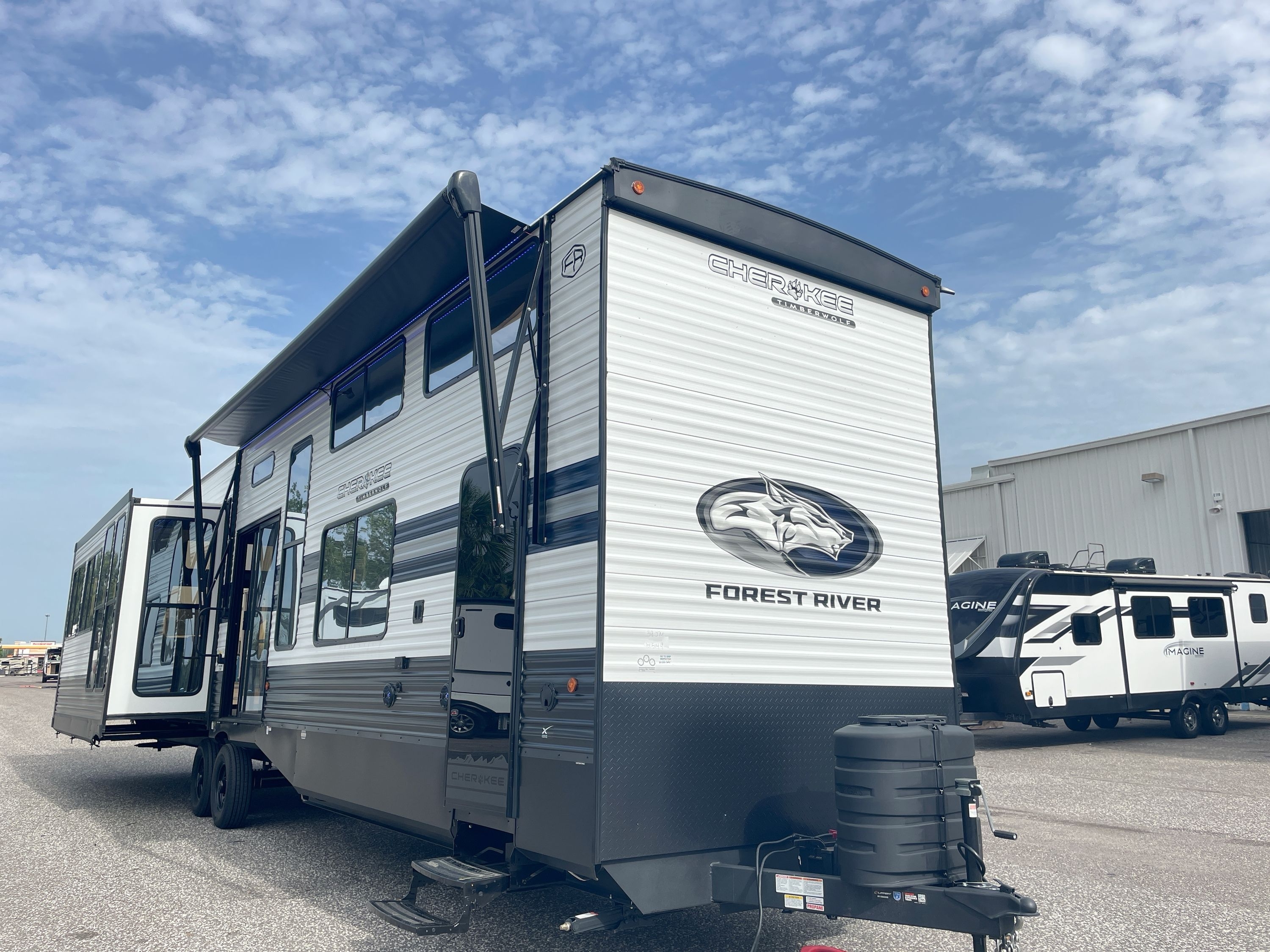 2027 Forest River TIMBERWOLF 39JM in dover FL