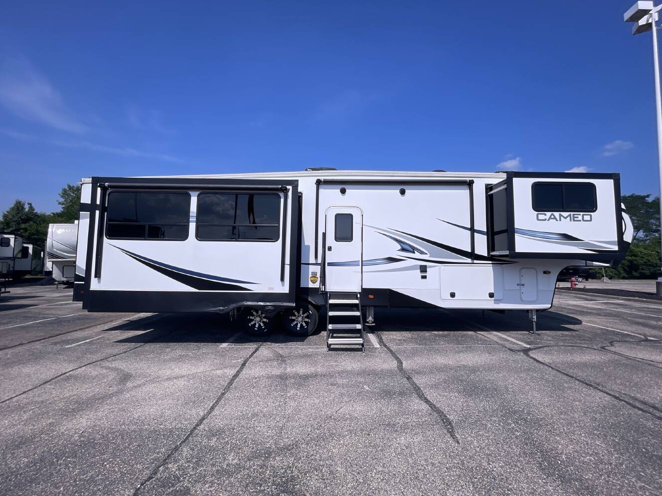 A photo of this 2023 Crossroads CAMEO 3701RL
