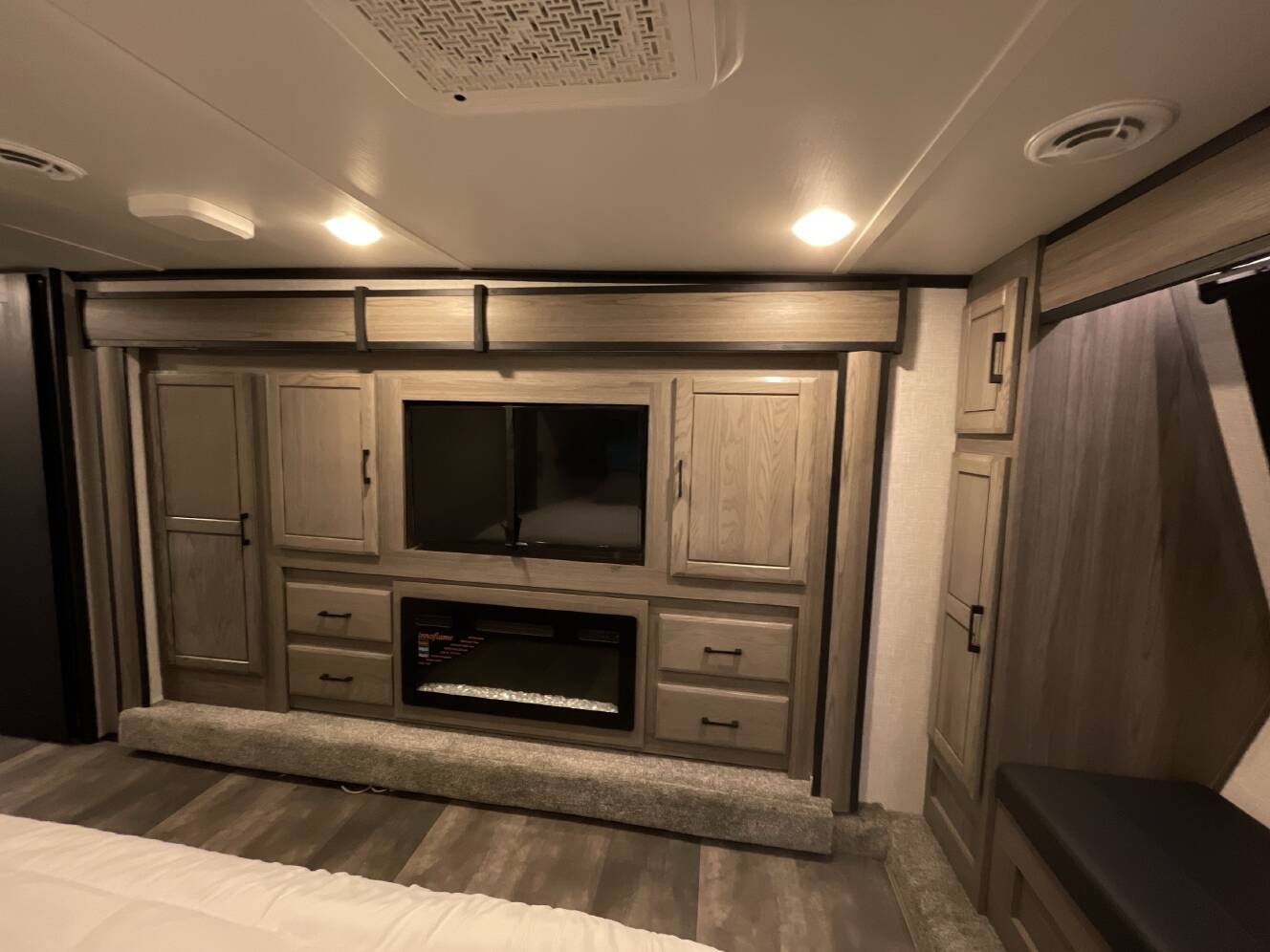 A photo of this 2023 Crossroads CAMEO 3701RL