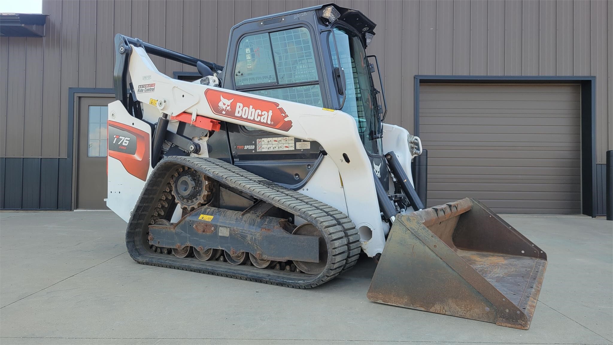 2021 BOBCAT T76 in Gary, SD