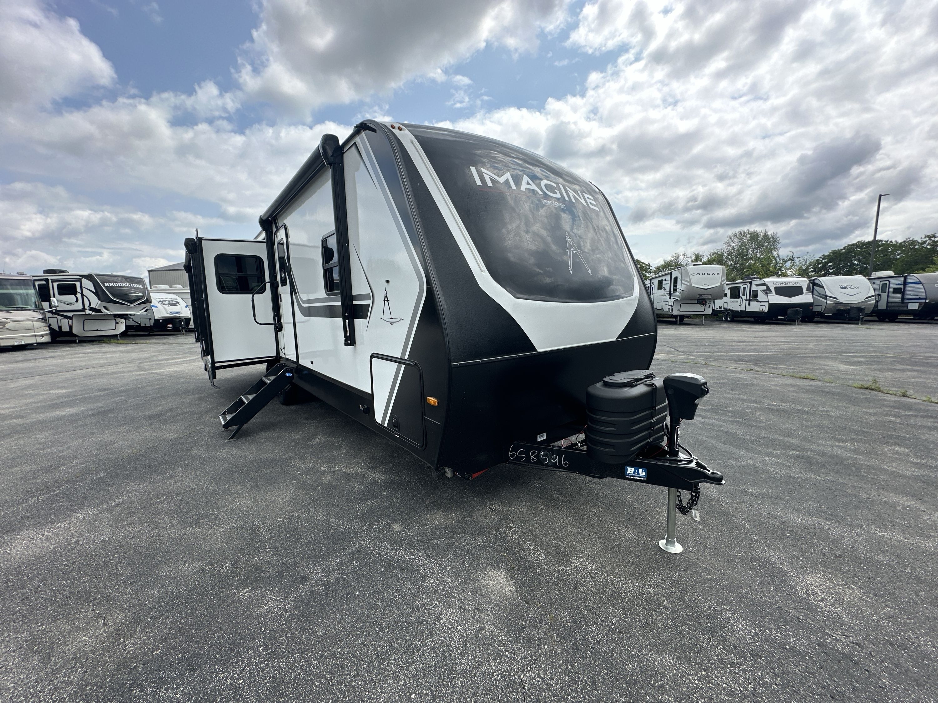 2027 Grand Design IMAGINE 2970RL in green bay WI