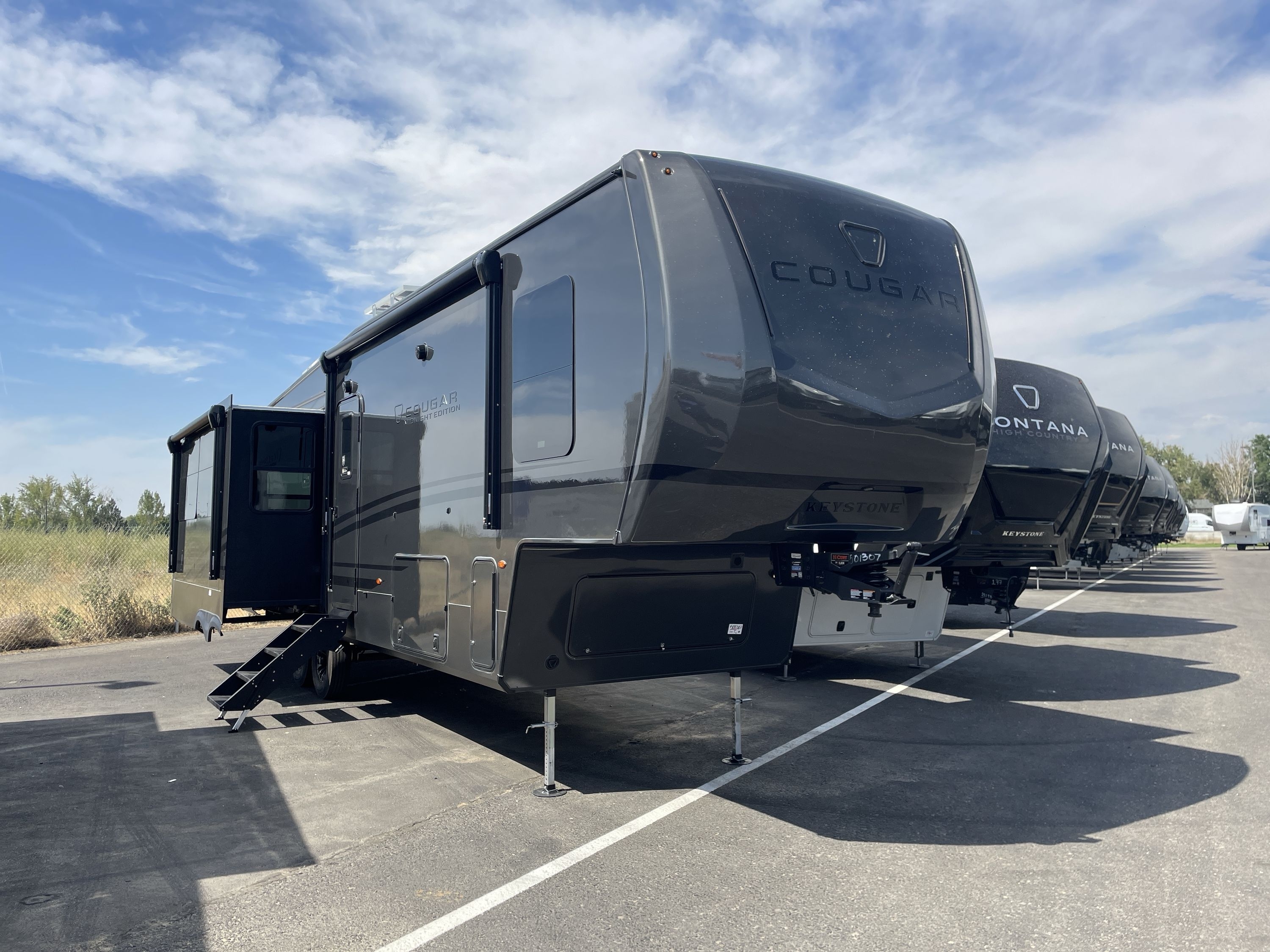 2027 Keystone COUGAR MIDNIGHT EDITION 316RLS in meridian ID