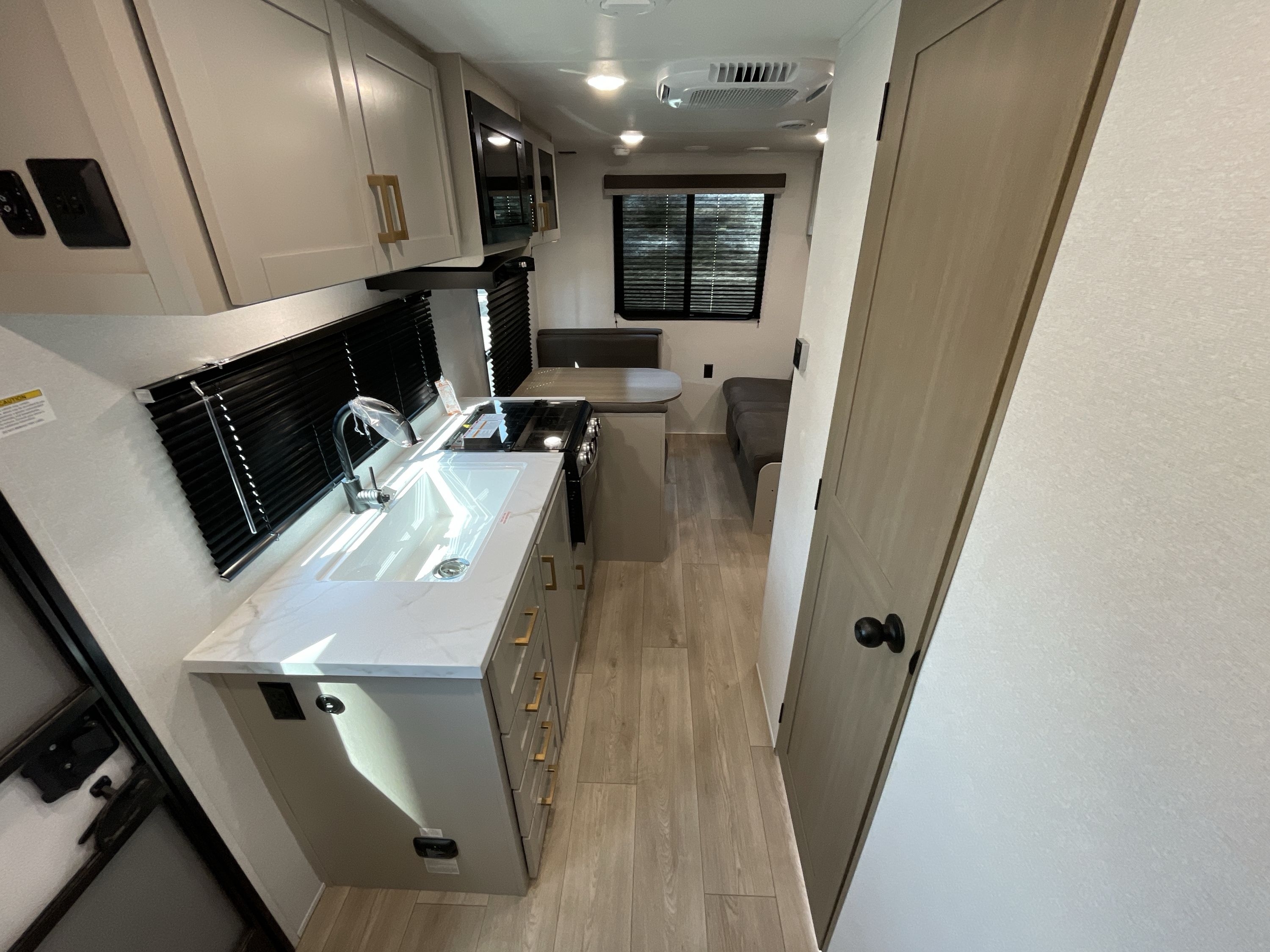 2027 Jayco JAY FLIGHT 210QBW in fresno CA