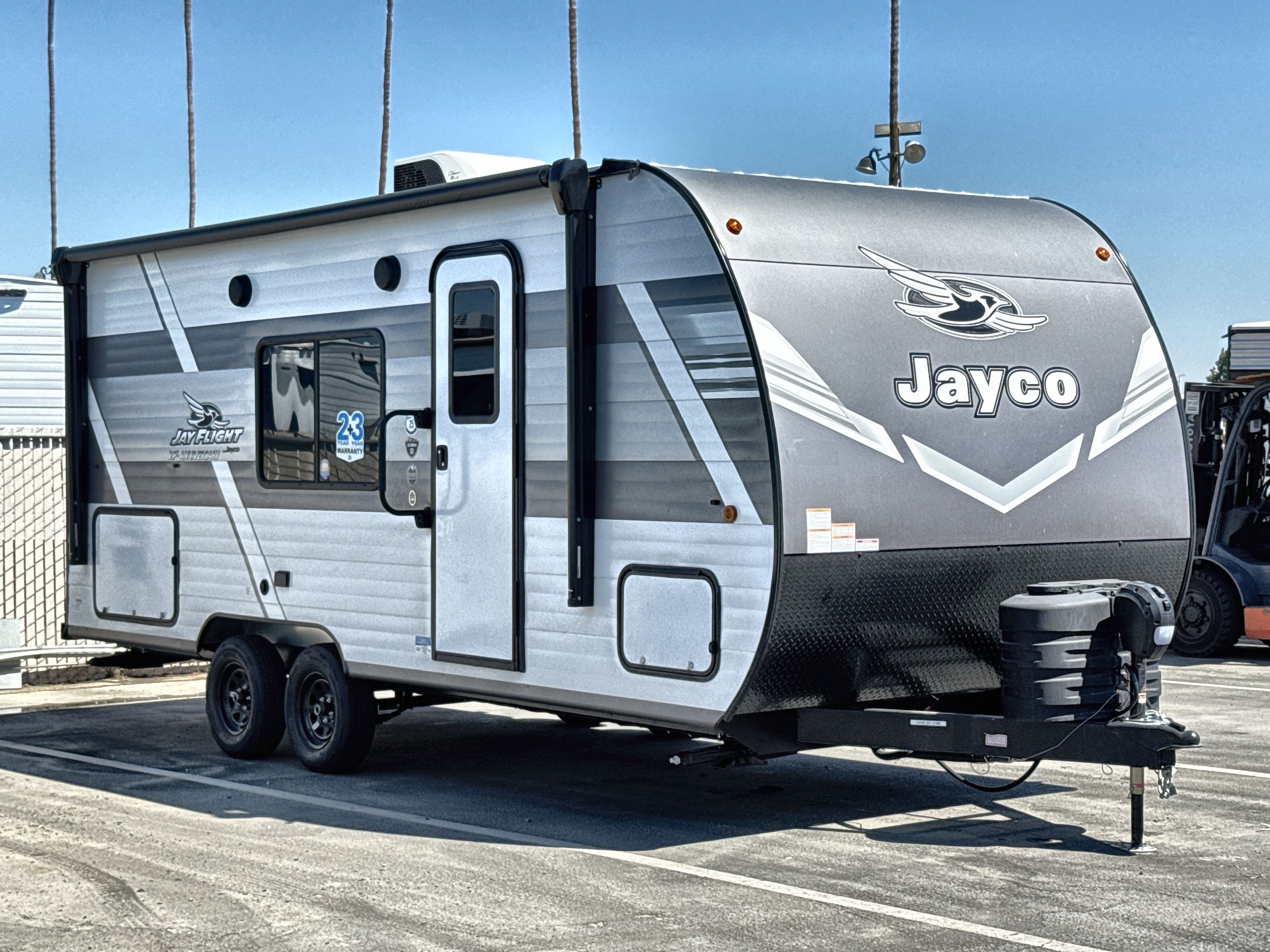 2027 Jayco JAY FLIGHT 211MBW in bakersfield CA