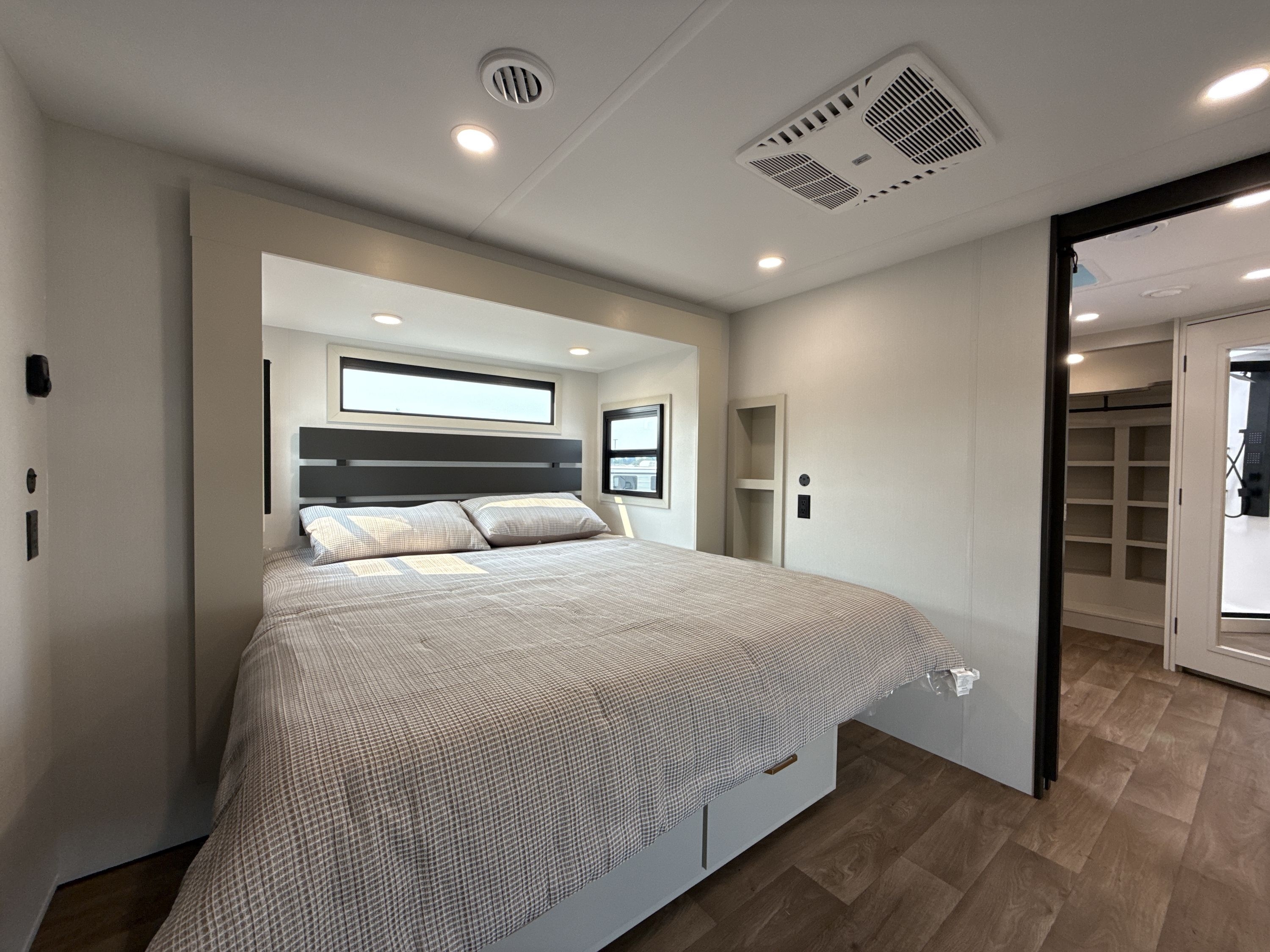 New 2027 Grand Design Solitude 417KB For Sale in Woodland, WA