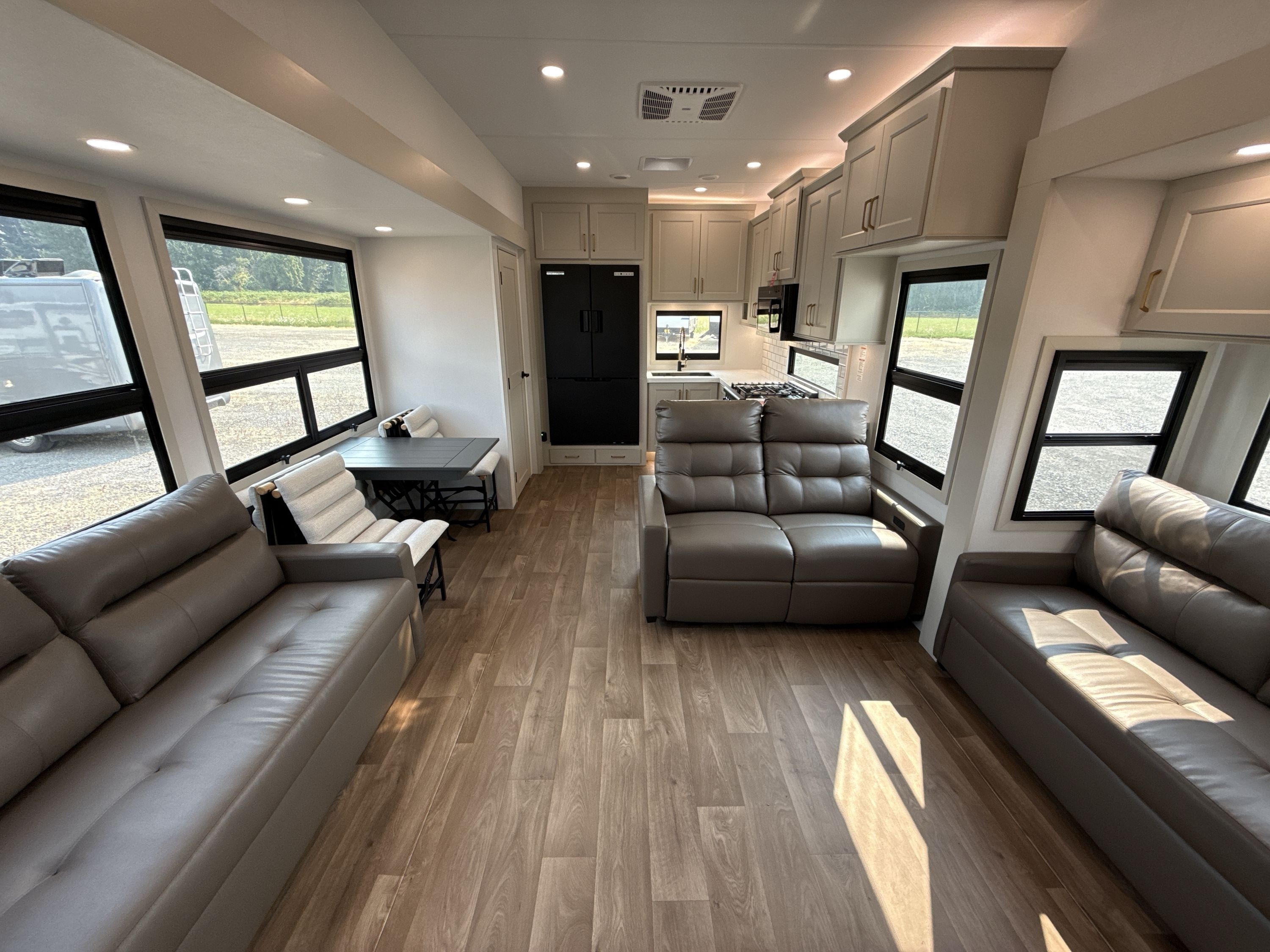 New 2027 Grand Design Solitude 417KB For Sale in Woodland, WA