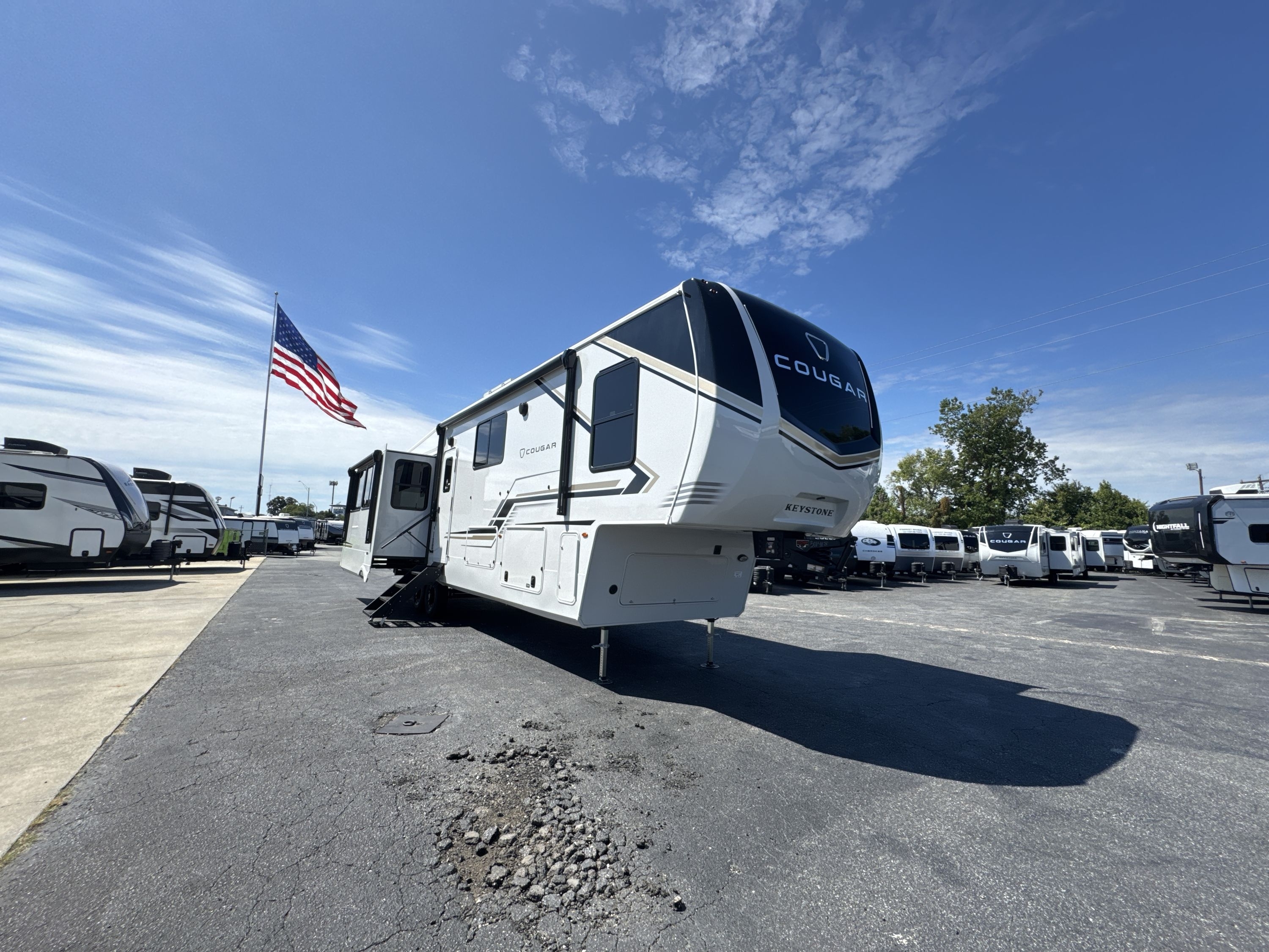 2027 Keystone COUGAR 360MBI in colfax NC