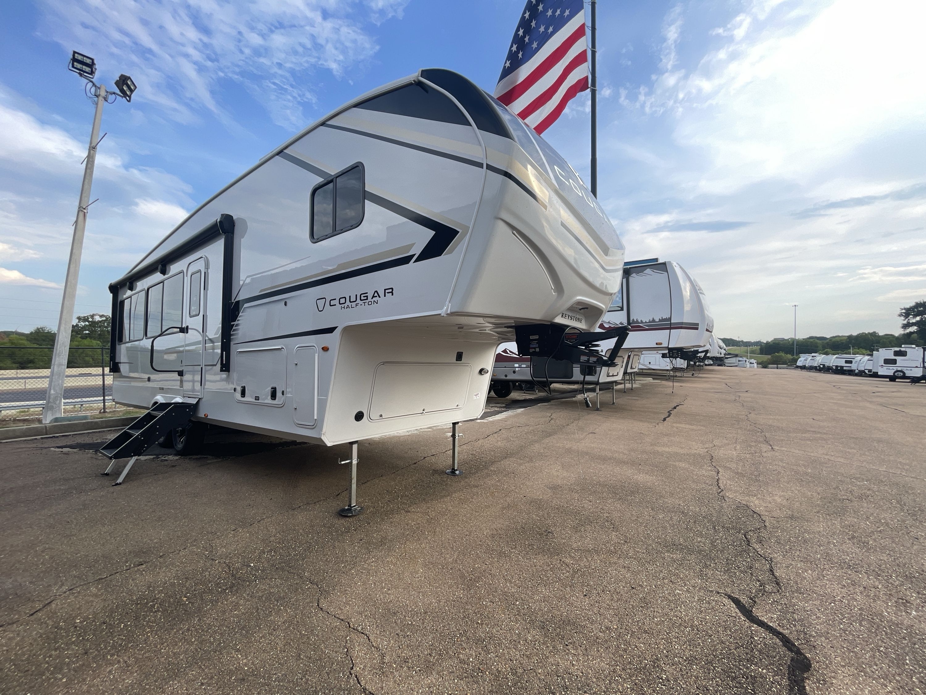 2027 Keystone COUGAR 26RES in jackson MS