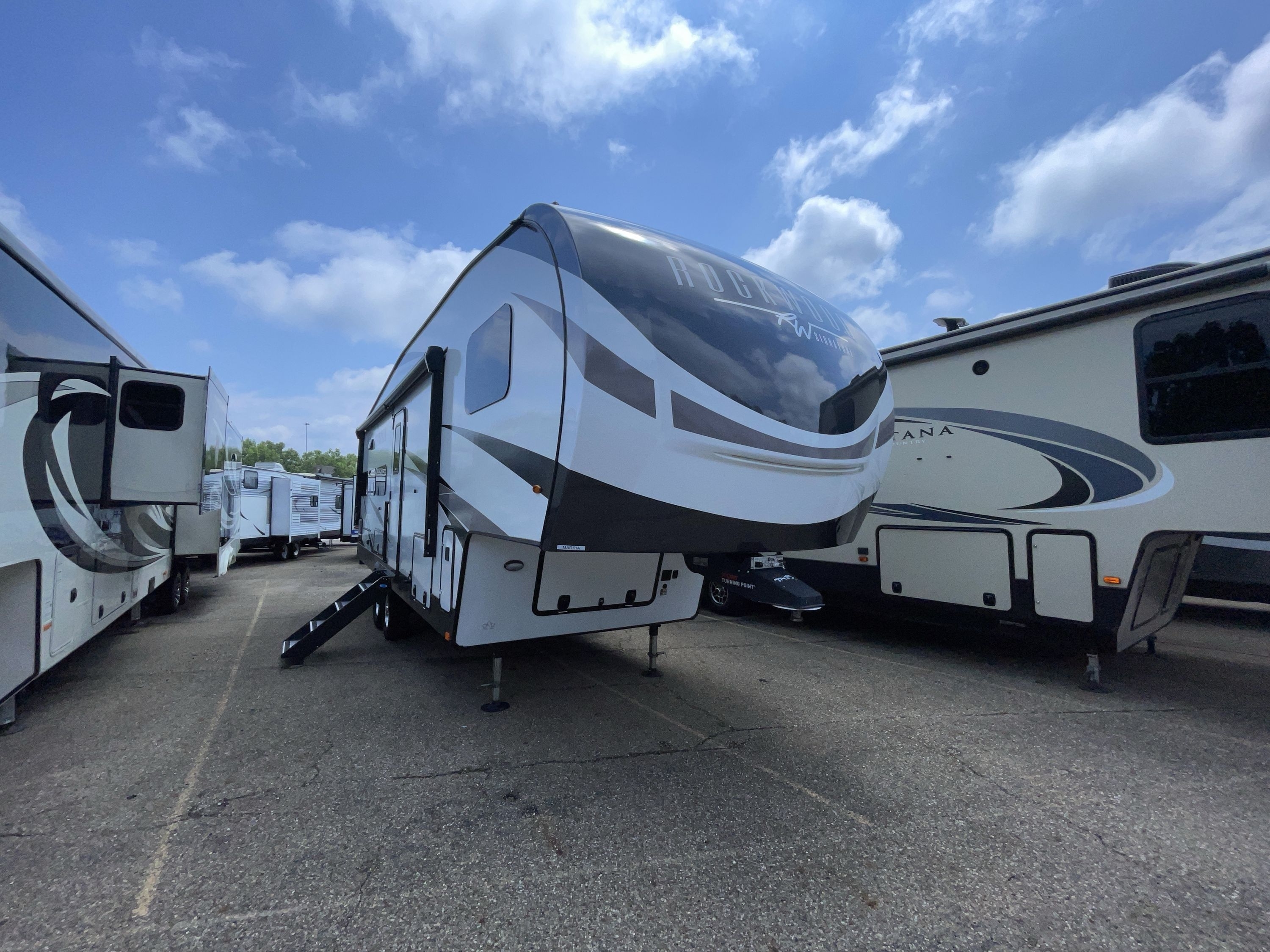 2024 Forest River ROCKWOOD SIGNATURE 301RK RV