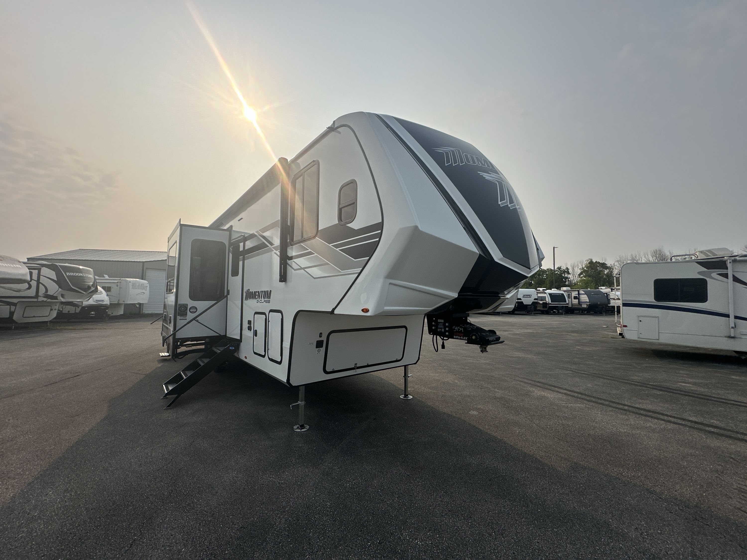 2027 Grand Design MOMENTUM G CLASS 320G in green bay WI