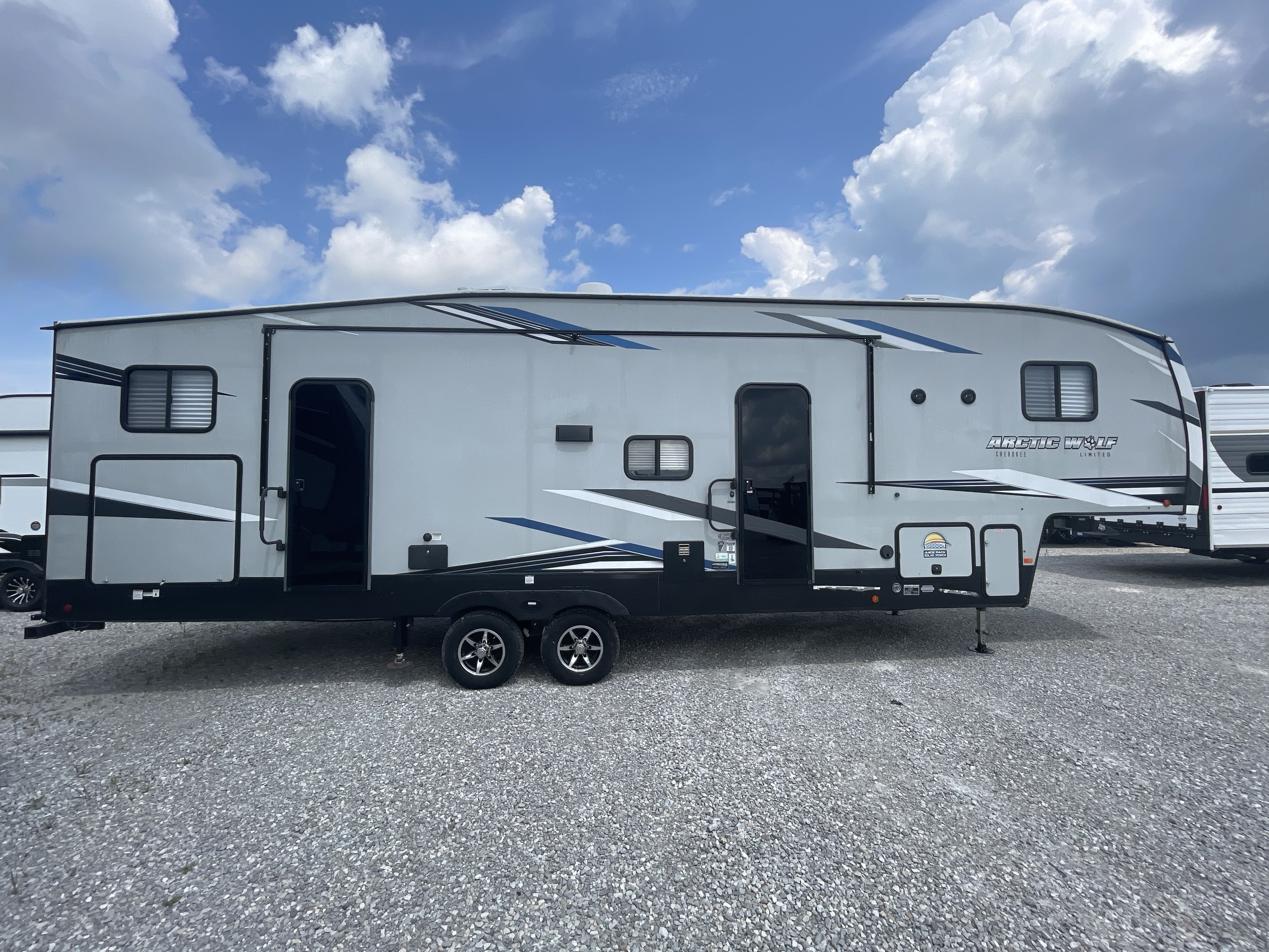 2022 Forest River ARCTIC WOLF 321BH in london KY