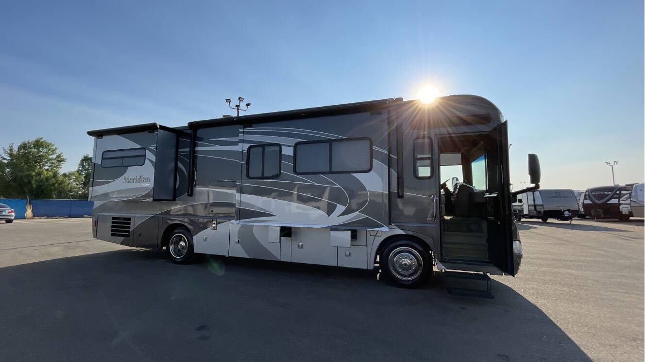 A photo of this 2011 Itasca MERIDIAN V CLASS 34Y