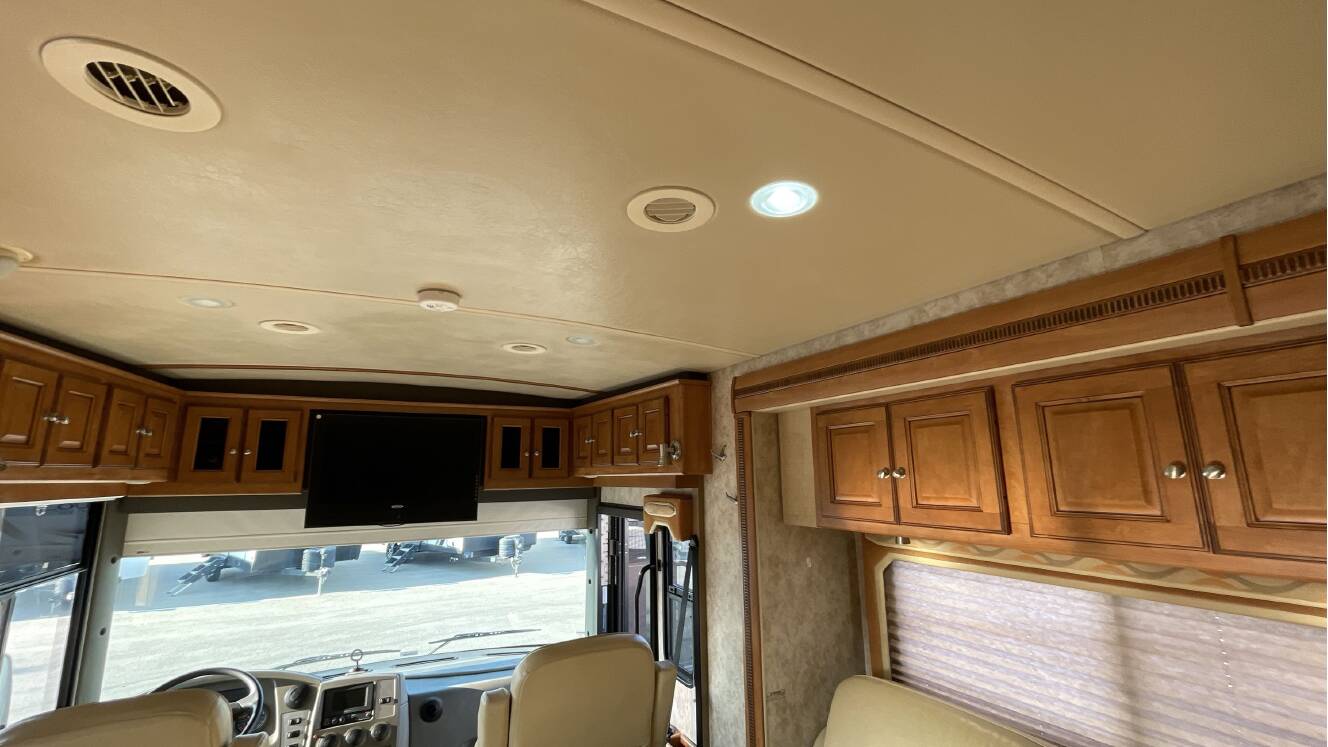 A photo of this 2011 Itasca MERIDIAN V CLASS 34Y