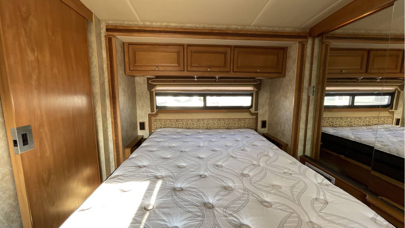 A photo of this 2011 Itasca MERIDIAN V CLASS 34Y
