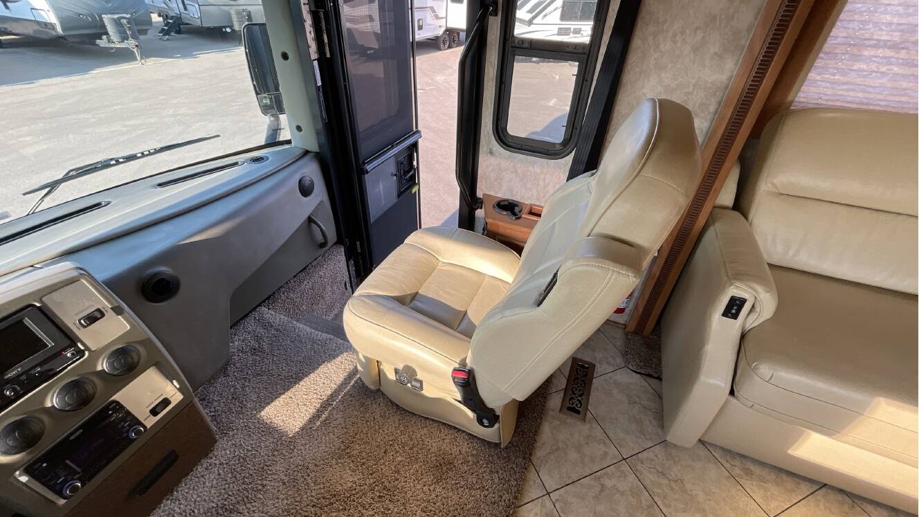 A photo of this 2011 Itasca MERIDIAN V CLASS 34Y
