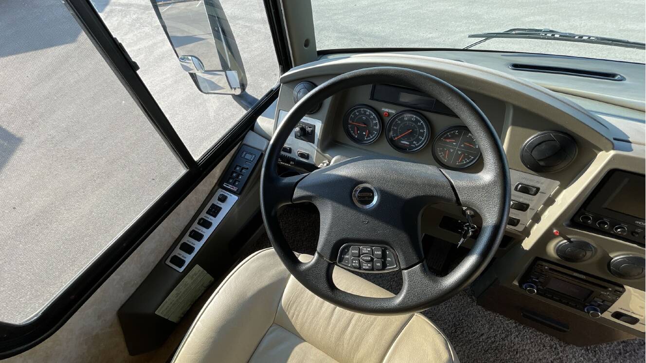 A photo of this 2011 Itasca MERIDIAN V CLASS 34Y