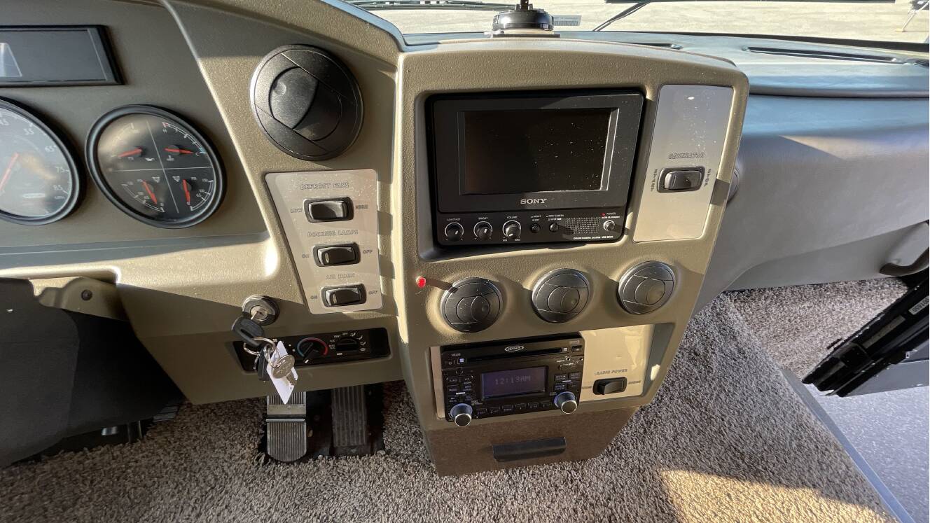 A photo of this 2011 Itasca MERIDIAN V CLASS 34Y