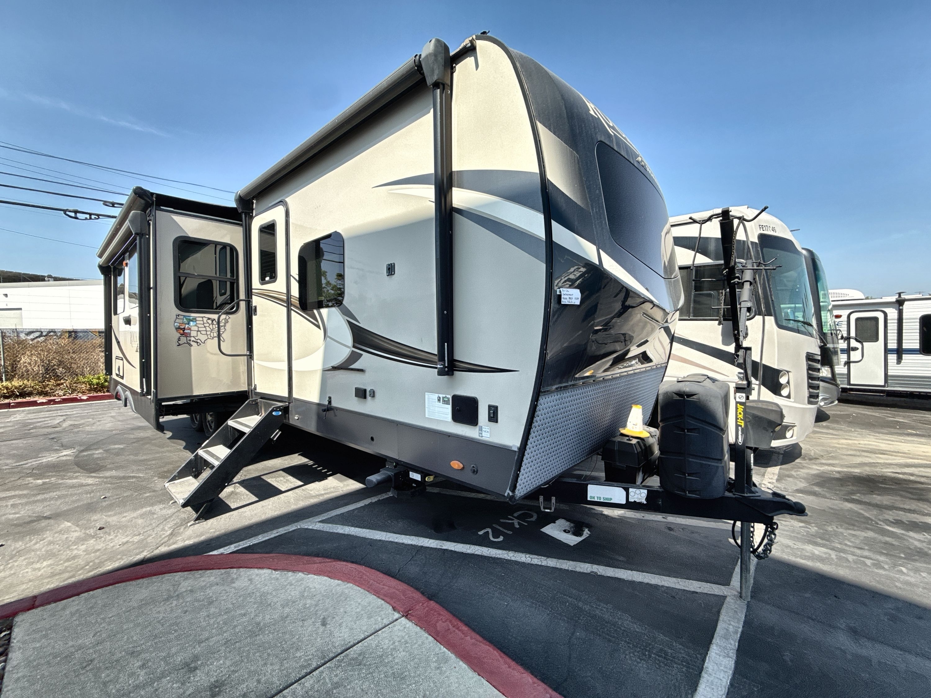2021 Forest River ROCKWOOD SIGNATURE ULTRA LITE 8336BH RV