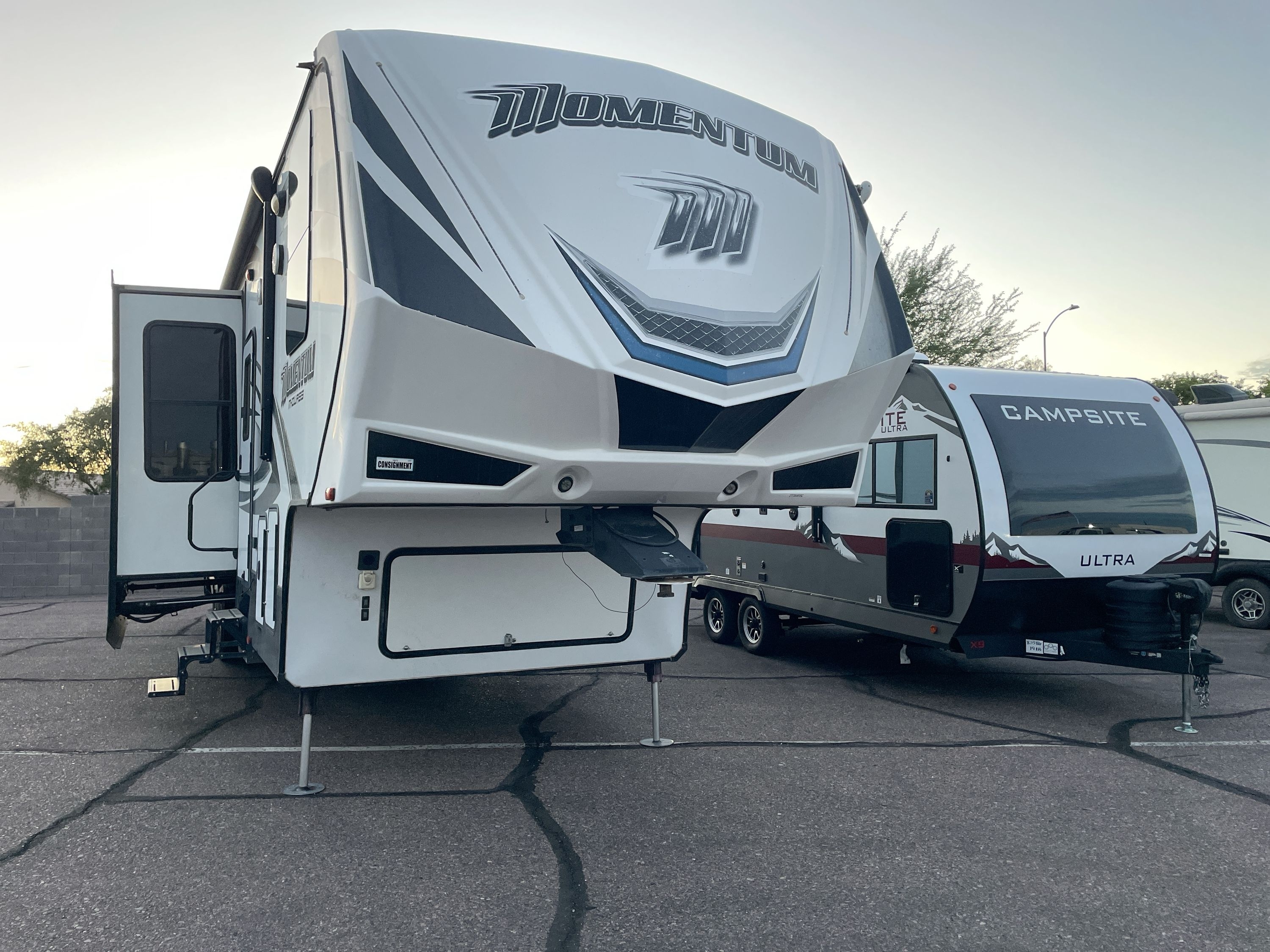 2015 Grand Design MOMENTUM 348M Fifth Wheel Toy Hauler RV