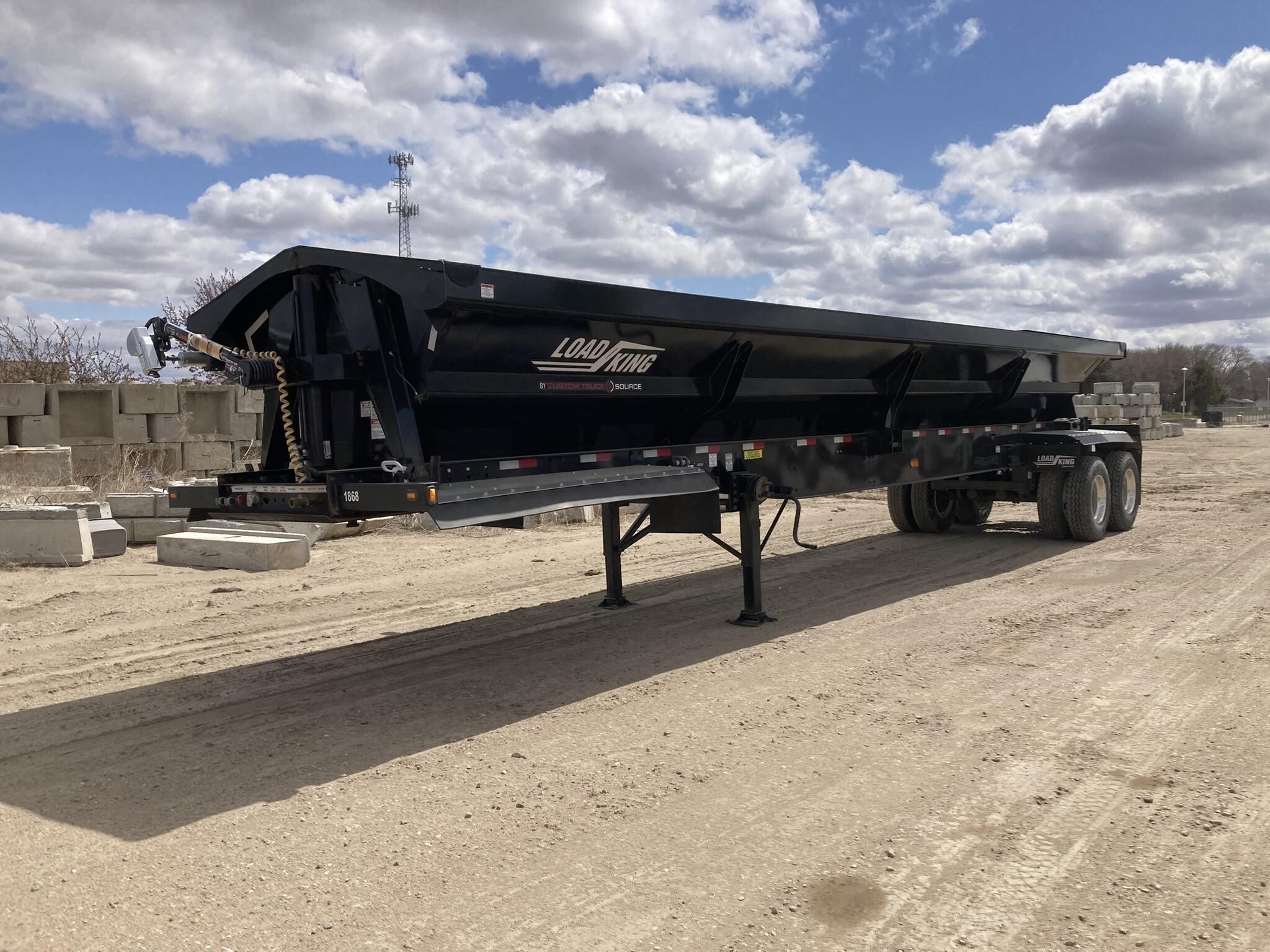 2024 LOAD KING Trailer in Vermillion, ME