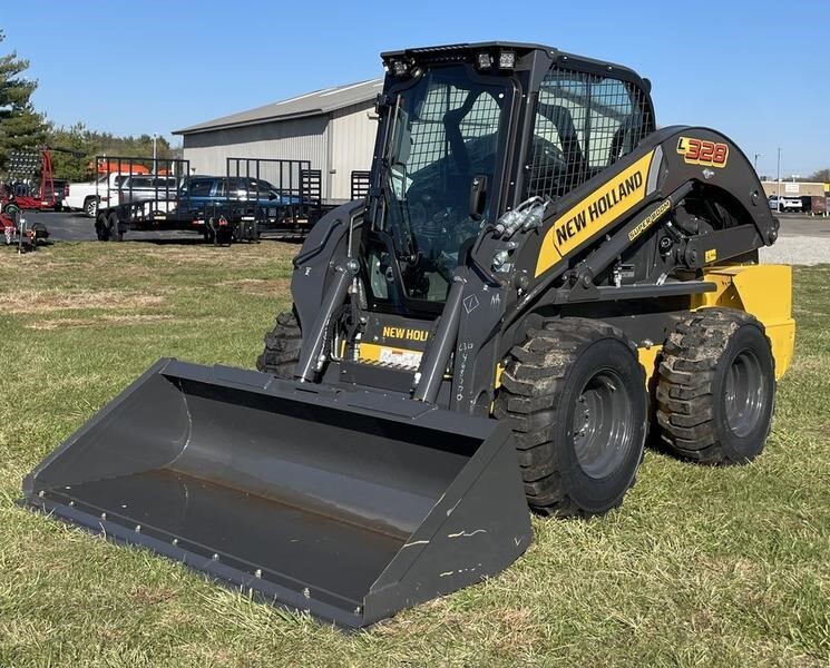 2025 NEW HOLLAND L328 in Dayton, OH