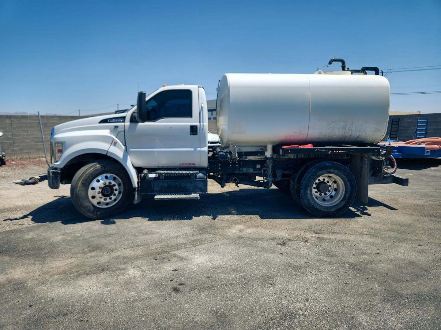 2017 FORD F650 SD in Fontana, CA