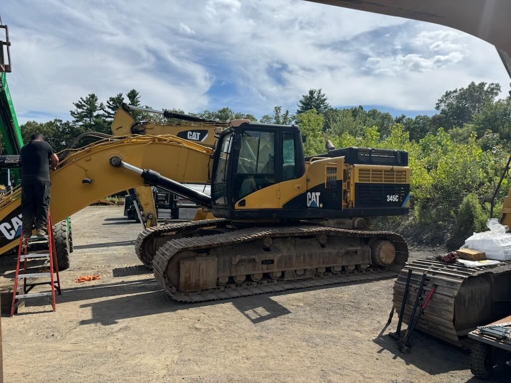 CATERPILLAR 345CL in Milford, MA