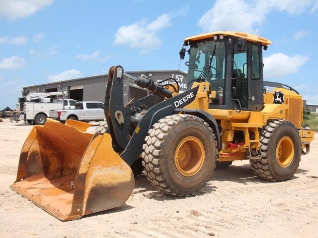 2019 DEERE 544L in Weatherford, TX