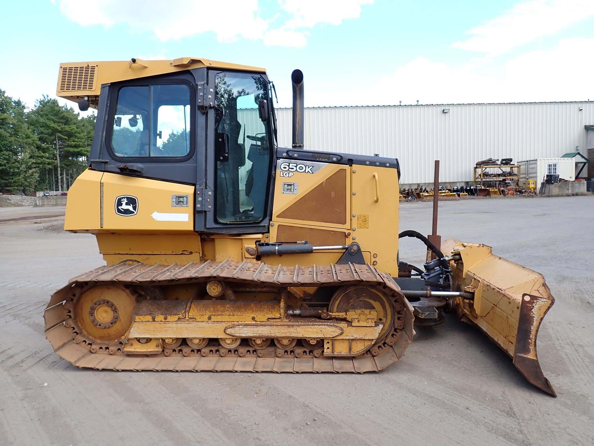 2013 DEERE 650K LGP in Phillipston, MA