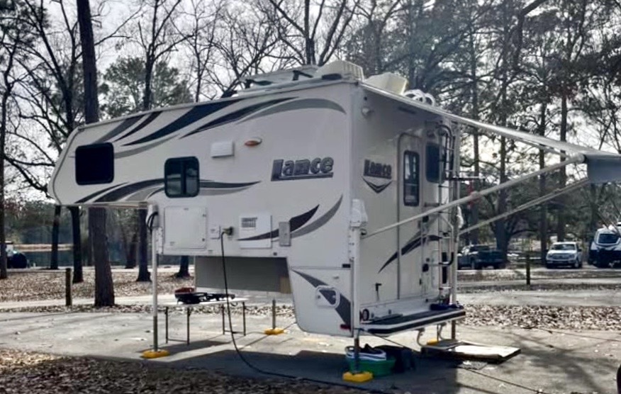 2015 Lance 855S TRUCK CAMPER in robertsdale AL