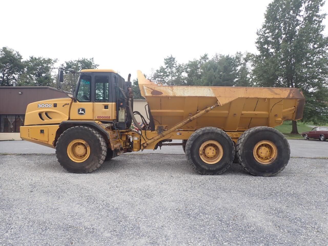 2008 DEERE 300D in Manheim, PA
