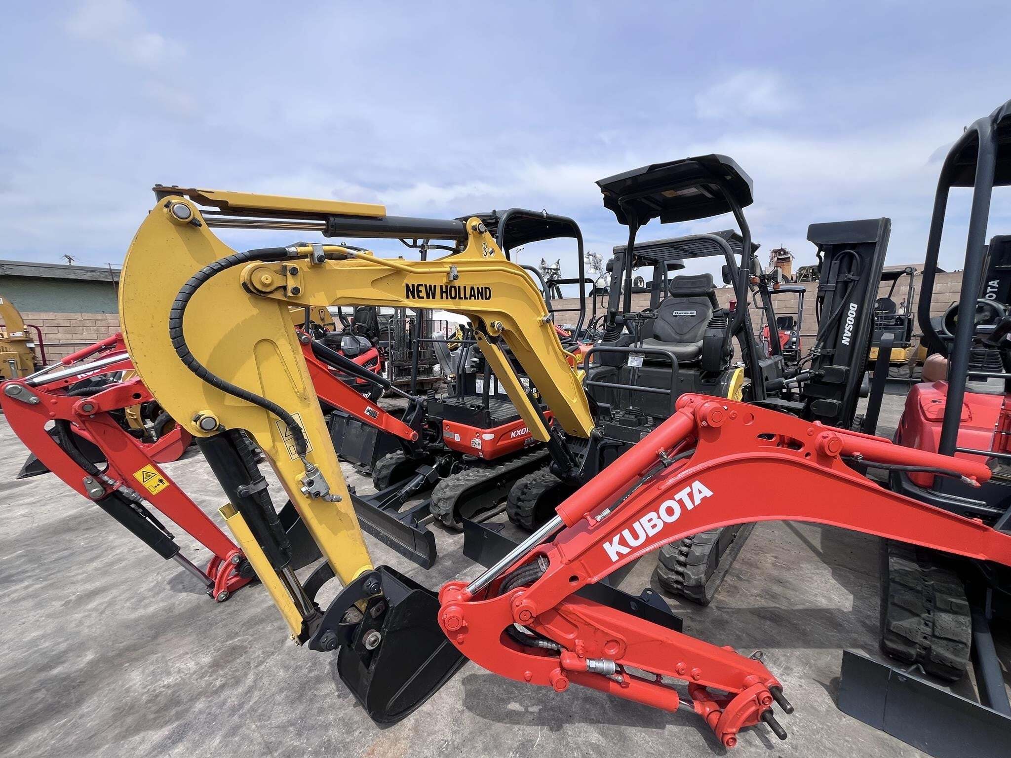 2022 NEW HOLLAND E17C in Palos Verdes Peninsula, CA