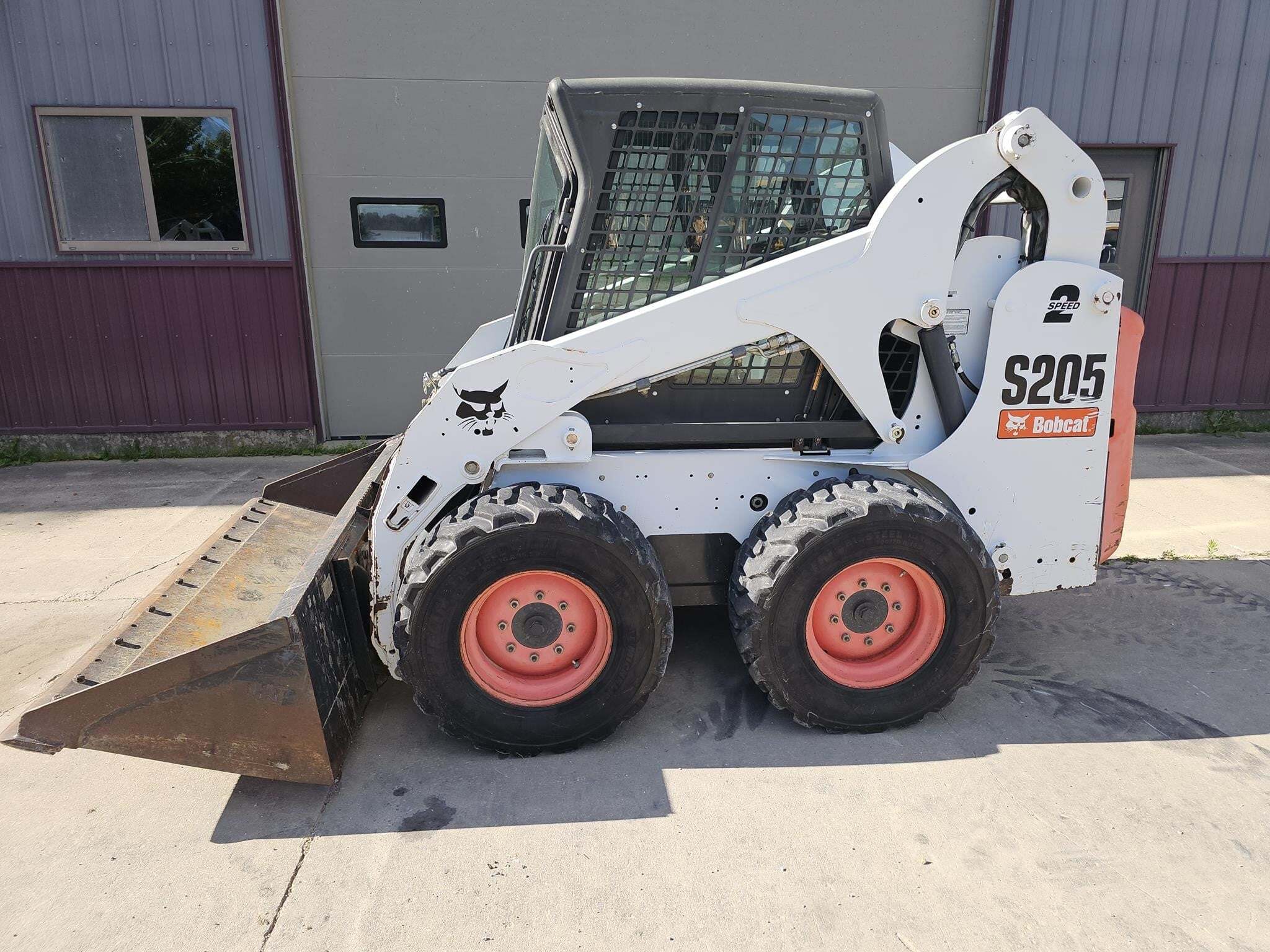 2012 BOBCAT S205 in Caledonia, MN