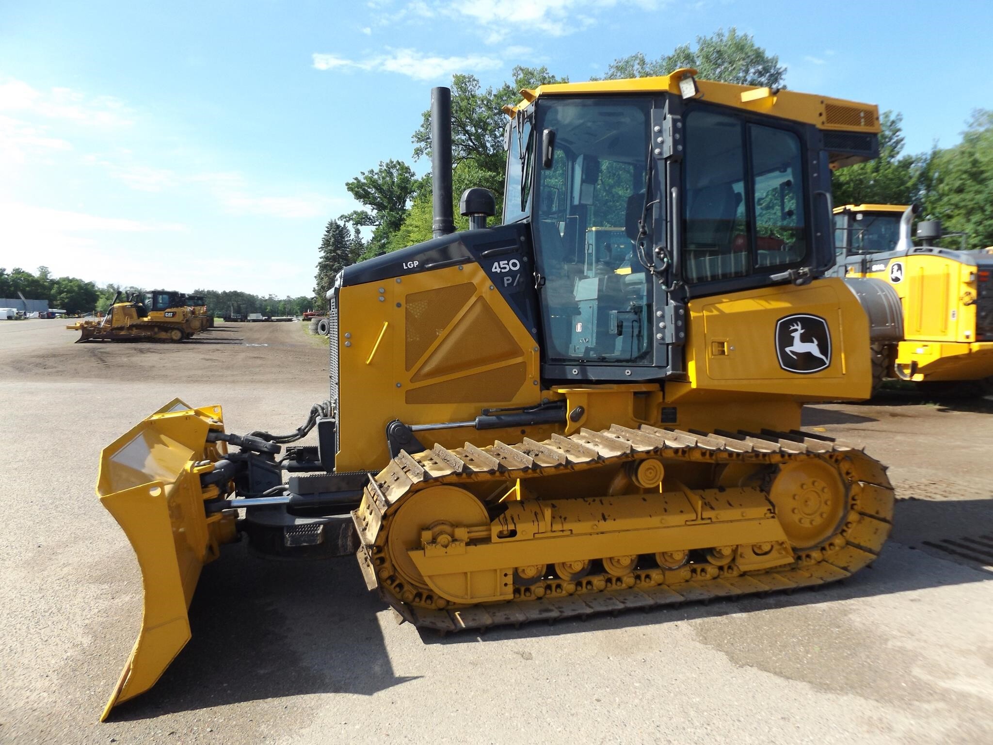 2023 DEERE 450 P-TIER LGP in Harris, MN