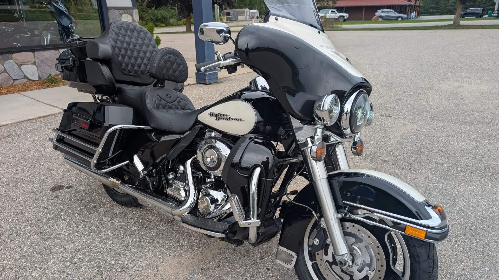 2011 Harley-Davidson FLHTP Electra Glide Police POLICE in Petoskey, MI