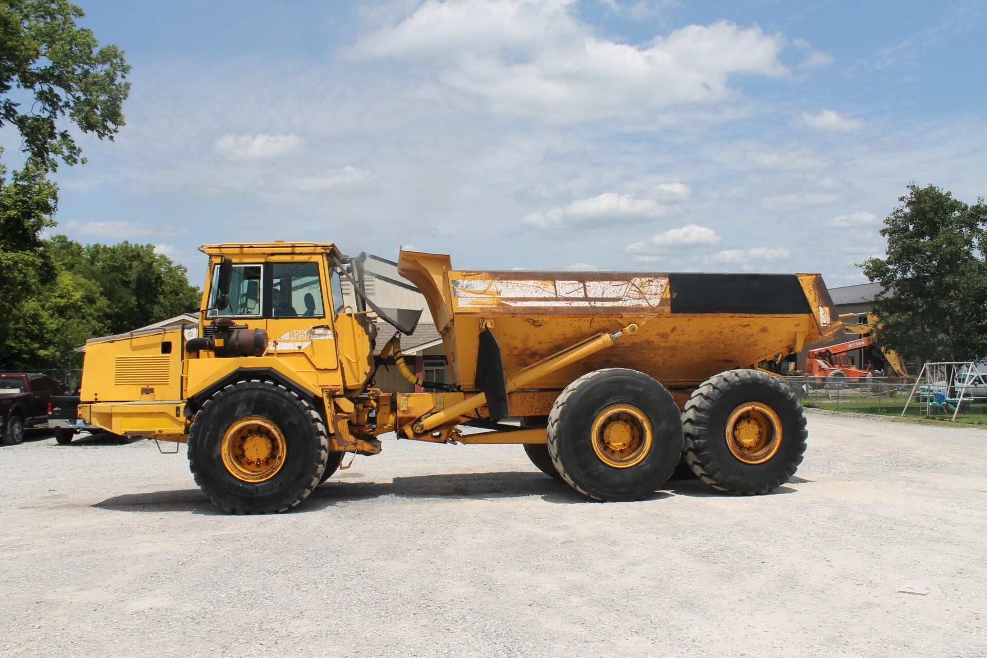 1997 VOLVO A25C in Pleasureville, KY
