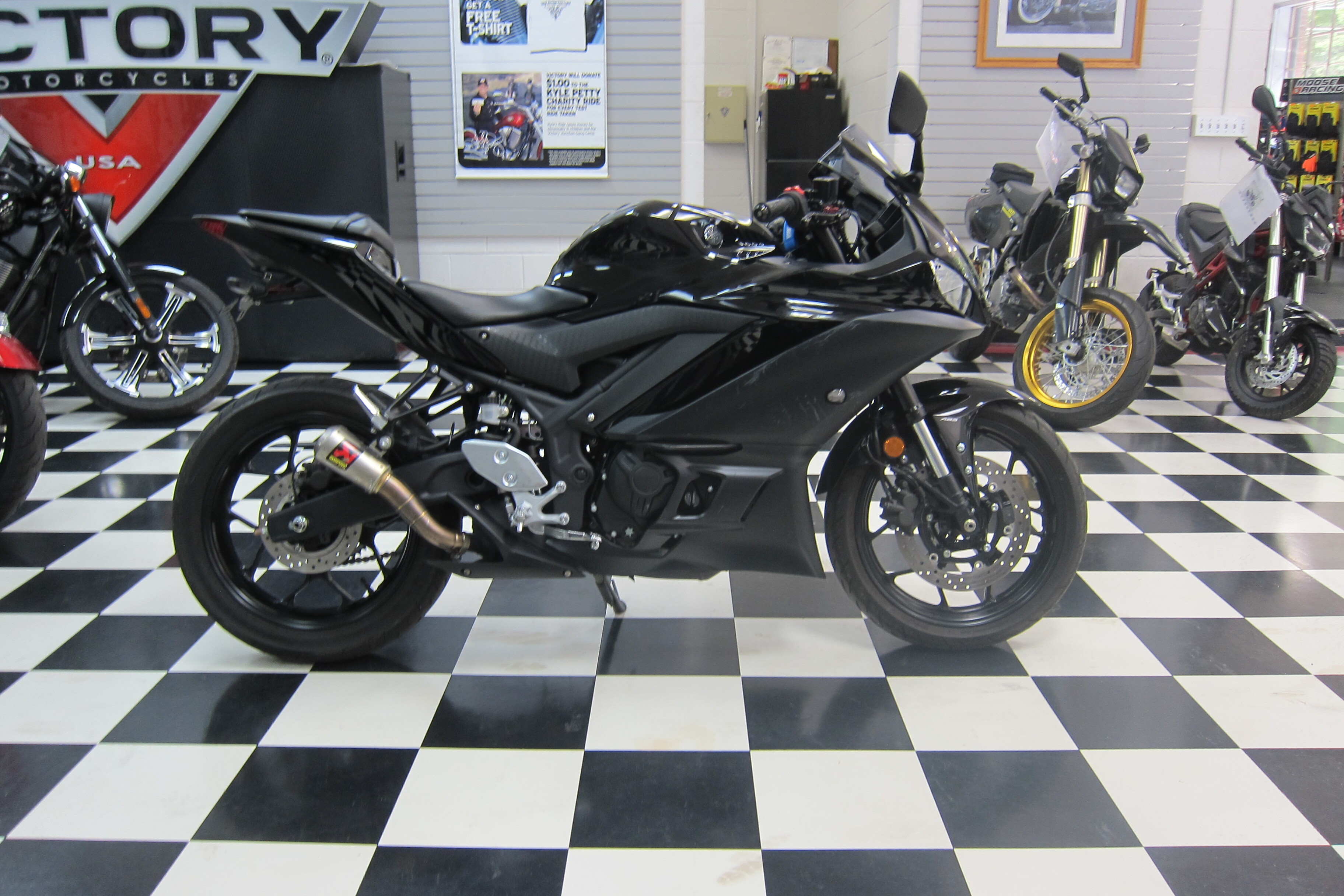 2023 Yamaha YZF R3 R3 in Charleston, WV