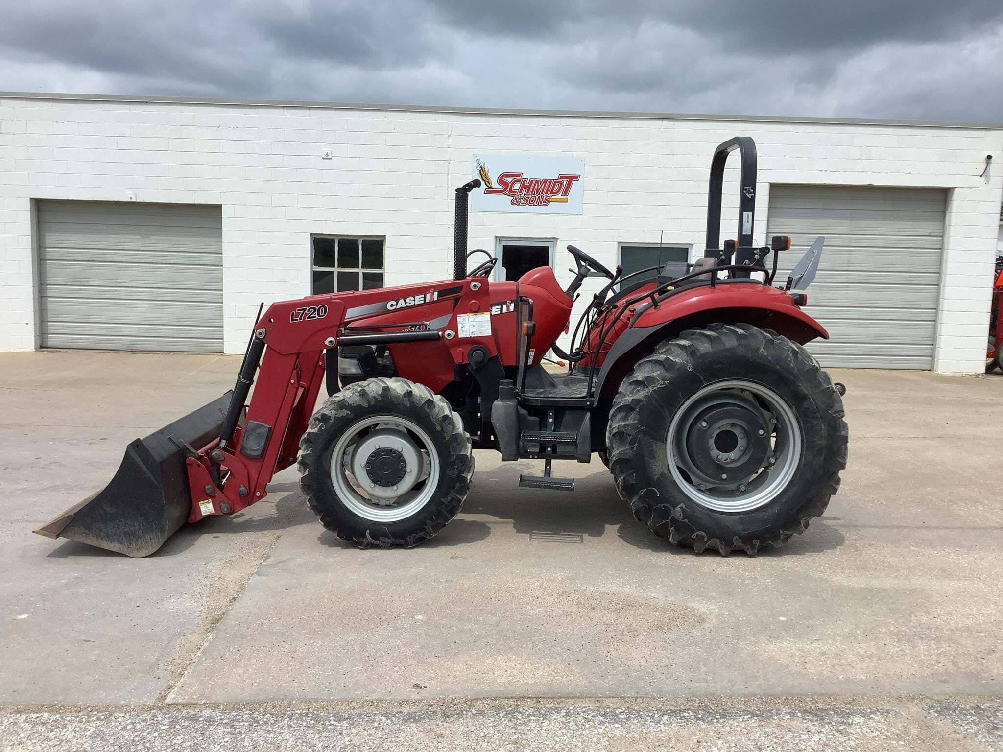 2008 CASE IH JX70 in Winfield, KS