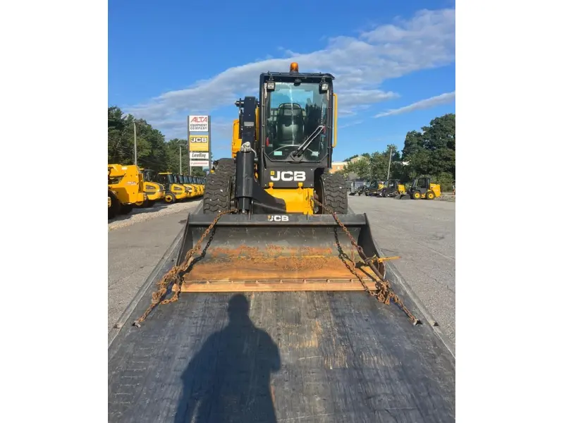 2023 JCB 270