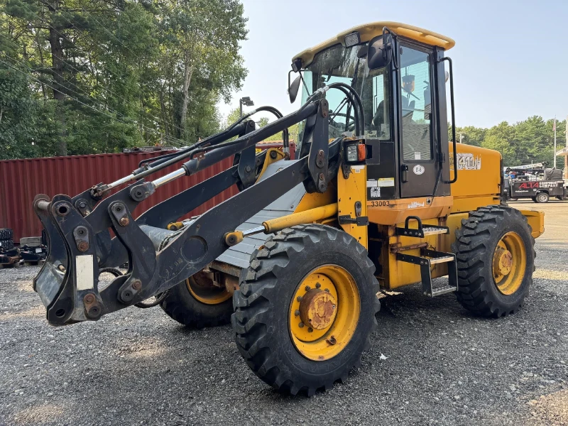 2003 JCB 411HT